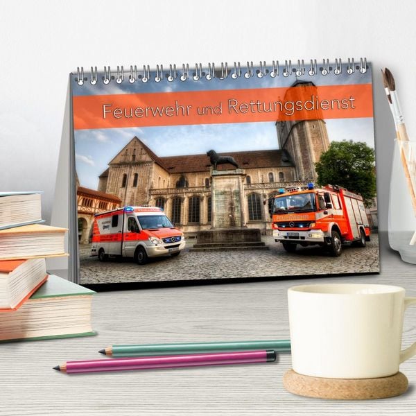 Produktbild: Feuerwehr und Rettungsdienst (Tischkalender 2026 DIN A5 quer), CALVENDO Monatskalender