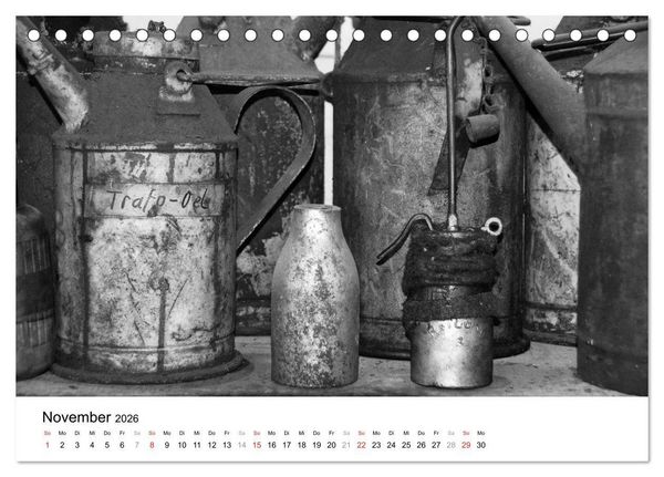 Produktbild: Helden der Arbeit - Alte Arbeitsmittel des Ruhrgebiets (Tischkalender 2026 DIN A5 quer), CALVENDO Monatskalender