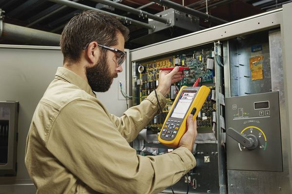 Produktbild: Fluke 125B/EU/S Hand-Oszilloskop 40MHz 2-Kanal 4 GSa/s Multimeter-Funktionen 1St.