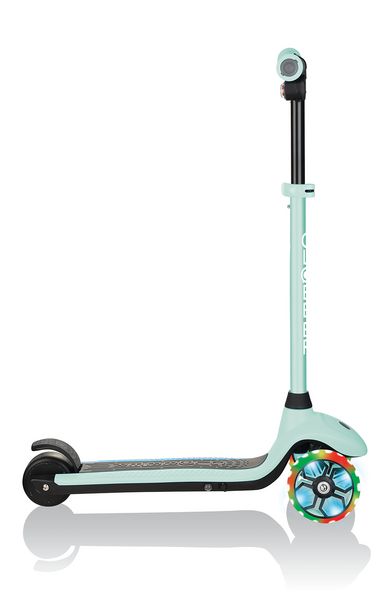 Produktbild: GLOBBER ONE K E-MOTION 4 PLUS mint, mit Leuchtrollen