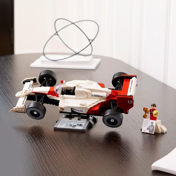 Produktbild: LEGO Icons McLaren MP4/4 & Ayrton Senna, Modellauto f&uuml;r Erwachsene 10330