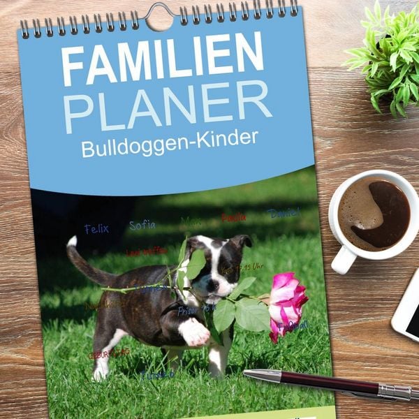 Produktbild: Familienplaner 2026 - Bulldoggen-Kinder mit 5 Spalten (Wandkalender, 21 x 45 cm) CALVENDO