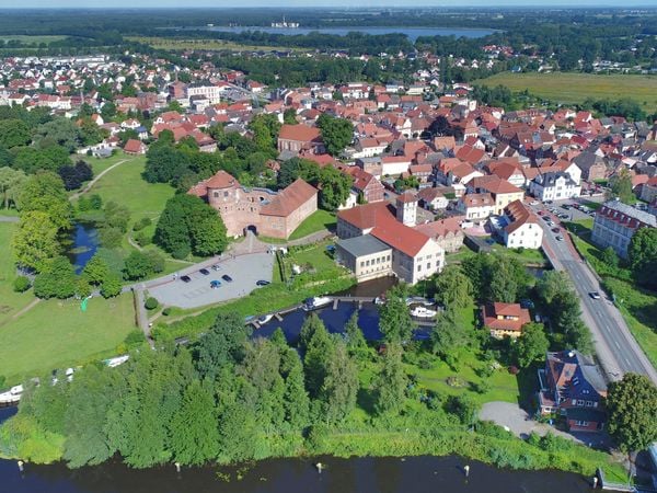 Produktbild: CALVENDO Puzzle Altstadtpanorama - Neustadt-Glewe | 1000 Teile Lege-Gr&ouml;&szlig;e 64x48cm Foto-Puzzle f&uuml;r gl&uuml;ckliche Stunden