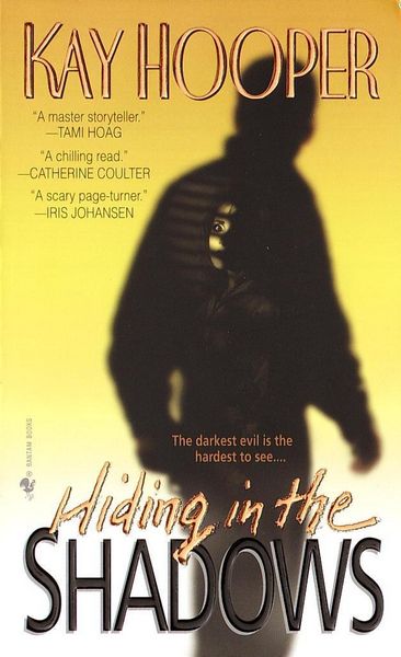 Produktbild: Hiding in the Shadows