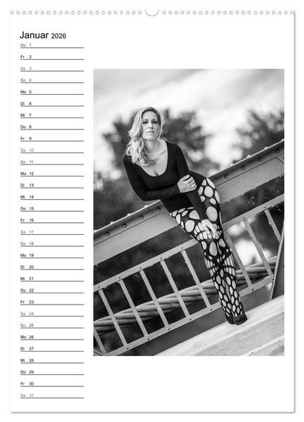 Produktbild: Mode in schwarz und wei&szlig; (Wandkalender 2026 DIN A2 hoch), CALVENDO Monatskalender