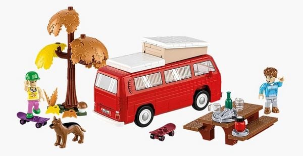 Produktbild: COBI Action Town 24616 - Volkswagen T2a Camper, Bausatz 1:35, 272 Klemmbausteine, 3 Figuren