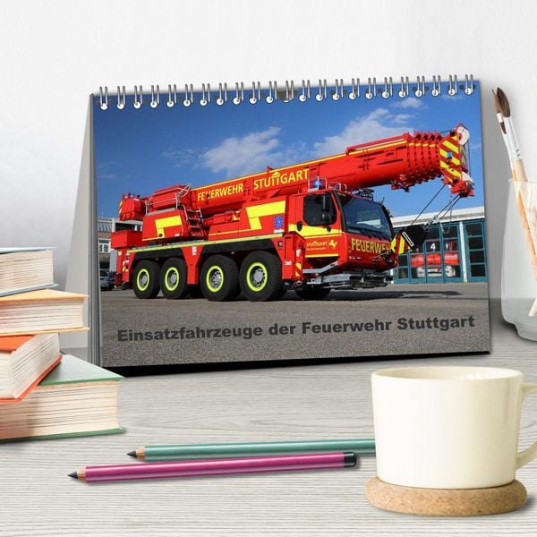 Produktbild: Einsatzfahrzeuge der Feuerwehr Stuttgart (Tischkalender 2026 DIN A5 quer), CALVENDO Monatskalender