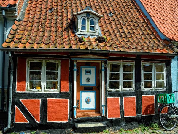 Produktbild: CALVENDO Puzzle Altes Haus in Faaborg (D&auml;nemark) | 1000 Teile Lege-Gr&ouml;&szlig;e 64x48cm Foto-Puzzle f&uuml;r gl&uuml;ckliche Stunden