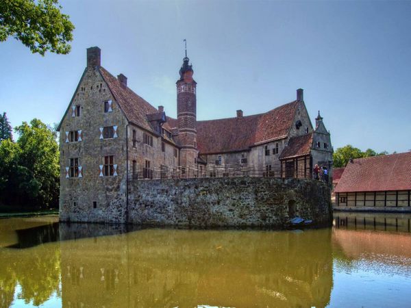 Produktbild: CALVENDO Puzzle L&uuml;dinghausen - Burg Vischering | 1000 Teile Lege-Gr&ouml;&szlig;e 64x48cm Foto-Puzzle f&uuml;r gl&uuml;ckliche Stunden