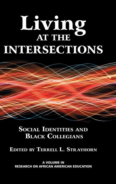 Produktbild: Living at the Intersections
