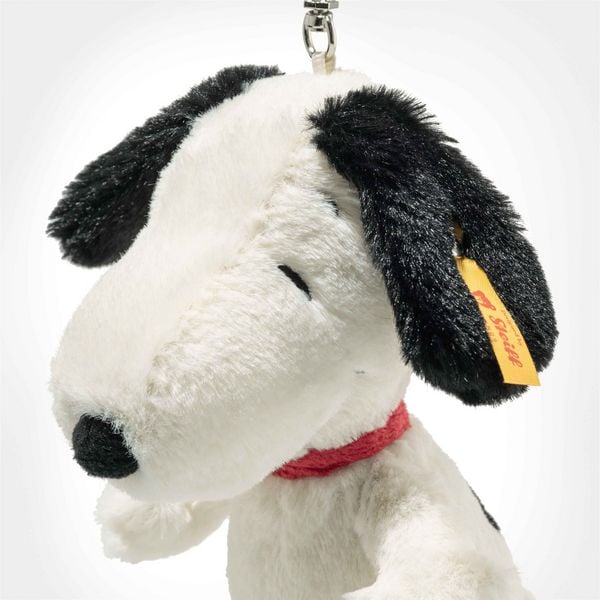 Steiff 024726 - Snoopy Anhänger, 15 cm, Plüsch-Hund aus der Comicserie Peanuts