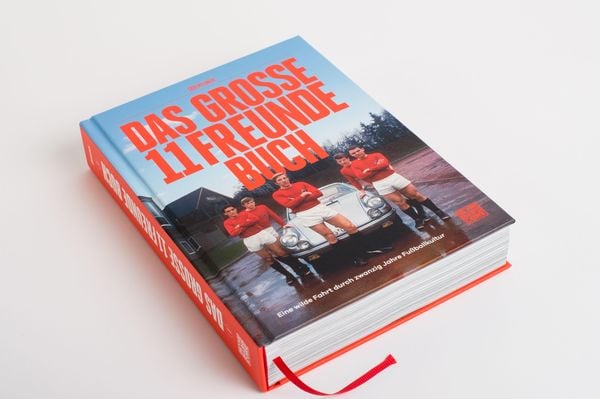 Produktbild: Das gro&szlig;e 11 Freunde Buch