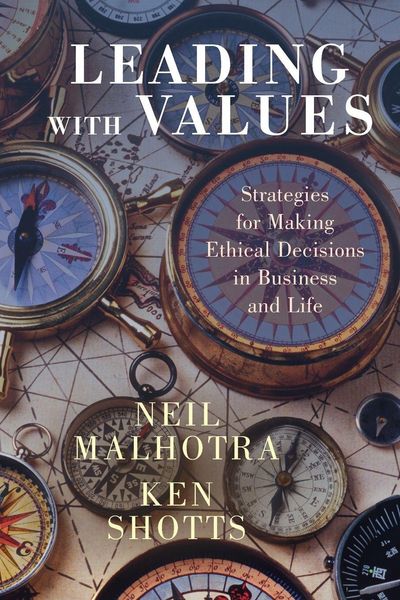 Produktbild: Leading With Values