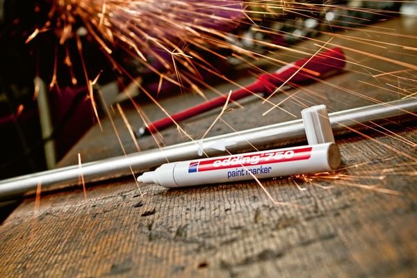 Produktbild: Edding Lackmarker 750 schwarz