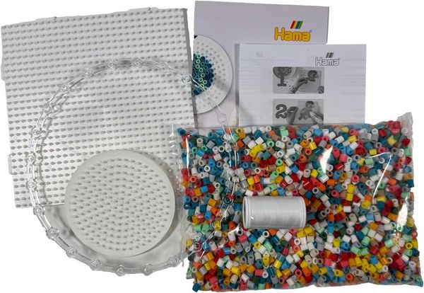 Produktbild: Hama 3257 - Geschenkpackung Weltraum mit 2 Stiftplatten und ca. 2500 Midi-Bügelperlen und Zubehör