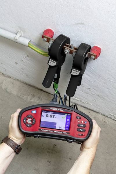 Produktbild: Benning IT 200 Installationstester VDE-Norm 0100-600, 0105-100