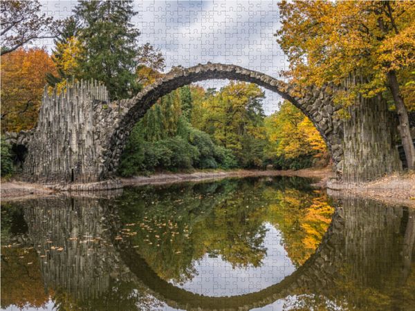 Produktbild: CALVENDO Puzzle Ein Motiv aus dem Kalender Rakotzbr&uuml;cke und See im Kromlauerpark | 1000 Teile Lege-Gr&ouml;&szlig;e 64x48cm Foto-Puzzle f&uuml;r gl&uuml;ckliche Stunden