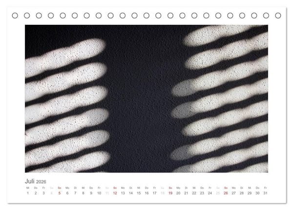 Produktbild: einfach schwarz-wei&szlig; (Tischkalender 2026 DIN A5 quer), CALVENDO Monatskalender