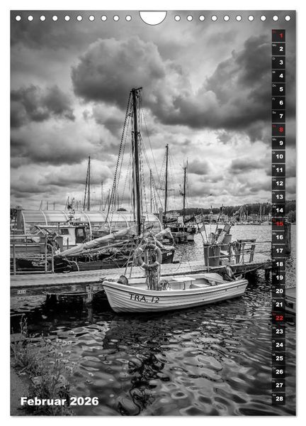 Produktbild: L&Uuml;BECK Monochrome Momente (Wandkalender 2026 DIN A4 hoch), CALVENDO Monatskalender