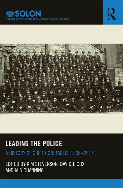 Produktbild: Leading the Police