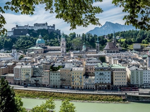 Produktbild: CALVENDO Puzzle SALZBURG Wundersch&ouml;ner Blick auf die Altstadt | 1000 Teile Lege-Gr&ouml;&szlig;e 64x48cm Foto-Puzzle f&uuml;r gl&uuml;ckliche Stunden