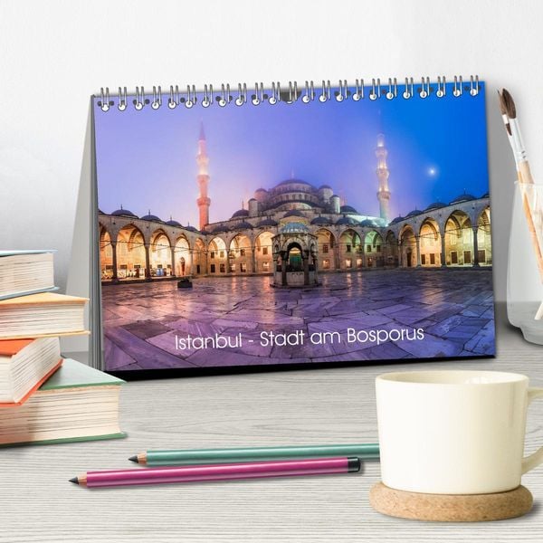 Produktbild: Istanbul - Stadt am Bosporus (Tischkalender 2026 DIN A5 quer), CALVENDO Monatskalender