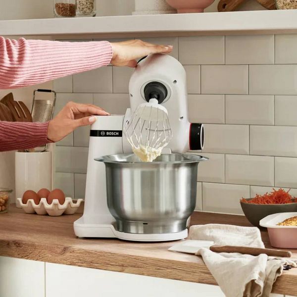 Produktbild: Bosch Haushalt MUMS2EW40 K&uuml;chenmaschine 700W Wei&szlig;, Edelstahl
