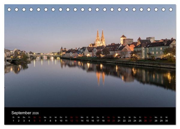 Produktbild: Regensburg bei Nacht (Tischkalender 2026 DIN A5 quer), CALVENDO Monatskalender