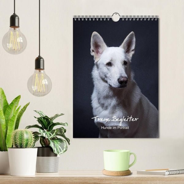 Produktbild: Treue Wegbegleiter, Hunde im Portrait. (Wandkalender 2026 DIN A4 hoch), CALVENDO Monatskalender
