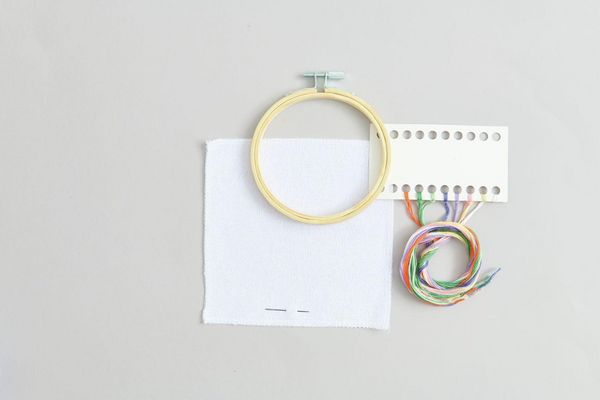 Produktbild: Stickpackung Gez&auml;hlter Kreuzstich, Blumenkranz, &Oslash; 10 cm