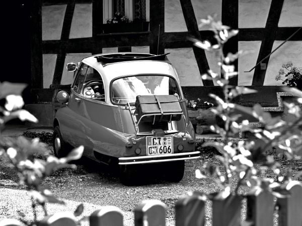 Produktbild: CALVENDO Puzzle BMW Isetta 300 in schwarzwei&szlig; 1000 Teile Lege-Gr&ouml;&szlig;e 64 x 48 cm Foto-Puzzle Bild von Ingo Laue