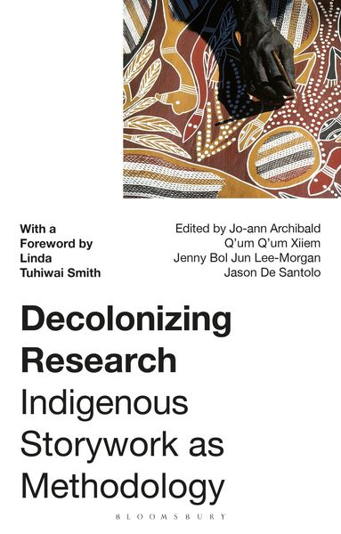 Produktbild: Decolonizing Research