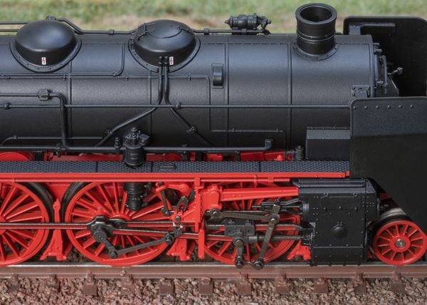 Produktbild: M&auml;rklin 038190 H0 Dampflok 19 016 DR/DDR