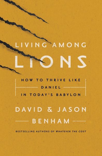 Produktbild: The Living Among Lions