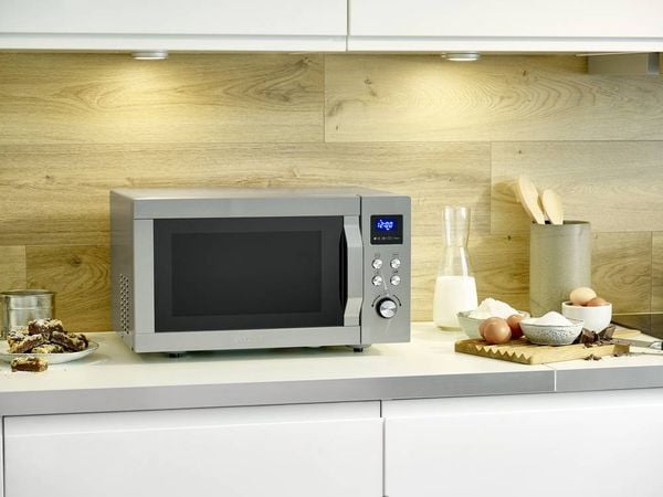 Produktbild: Severin MW 7774 Mikrowelle Edelstahl (geb&uuml;rstet), Silber 900 W Grillfunktion, mit Pizzafunktion, Hei&szlig;luft-Funktion