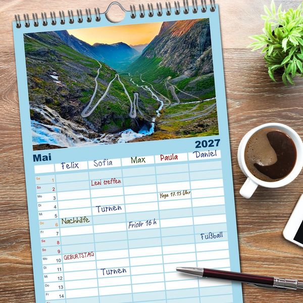 Produktbild: Familienplaner 2027 - K&ouml;nigsroute Norwegens mit 5 Spalten (Wandkalender, 21 x 45 cm) CALVENDO