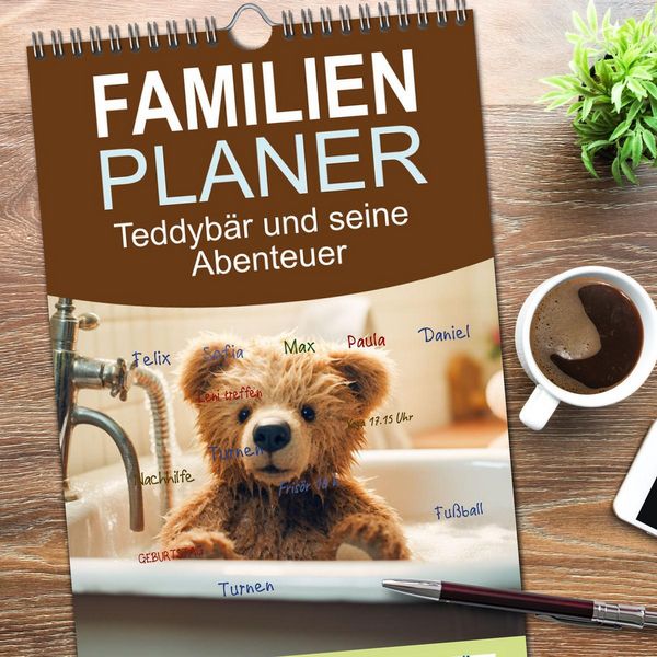 Produktbild: Familienplaner 2026 - Teddyb&auml;r und seine Abenteuer mit 5 Spalten (Wandkalender, 21 x 45 cm) CALVENDO