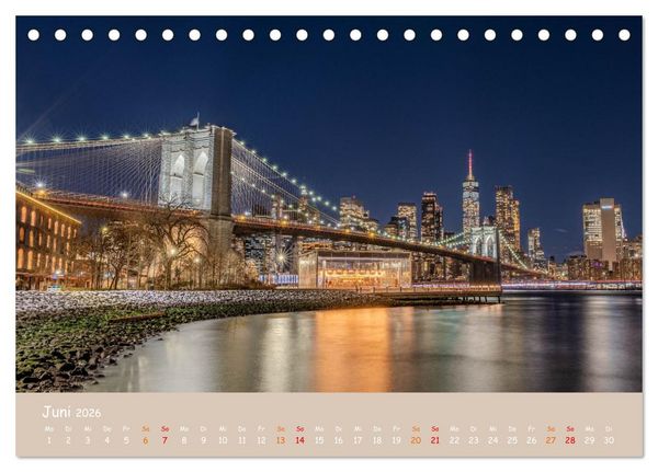 Produktbild: City Lights &ndash; New York im Fokus (Tischkalender 2026 DIN A5 quer), CALVENDO Monatskalender