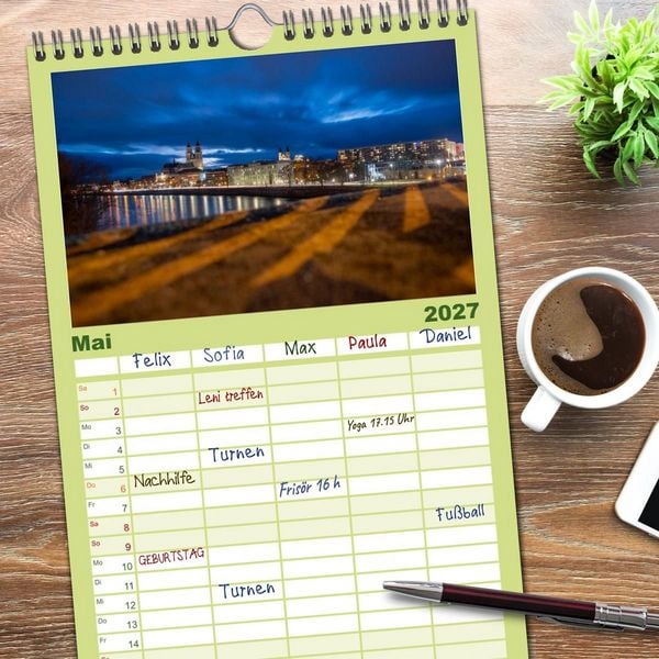 Produktbild: Familienplaner 2027 - Typisch Magdeburg mit 5 Spalten (Wandkalender, 21 x 45 cm) CALVENDO