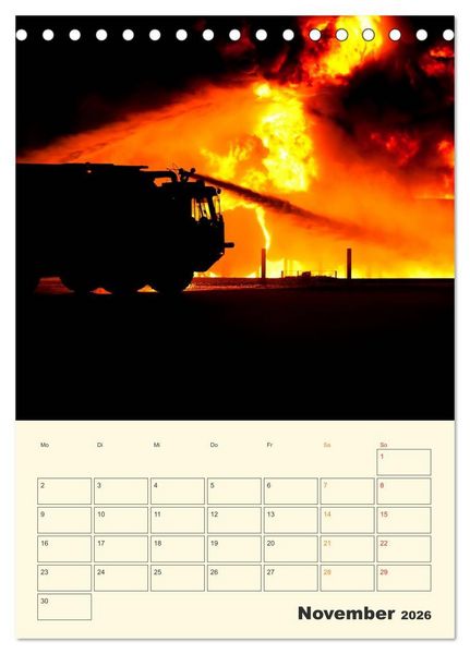 Produktbild: Feuerwehr - Warten auf den n&auml;chsten Einsatz (Tischkalender 2026 DIN A5 hoch), CALVENDO Monatskalender