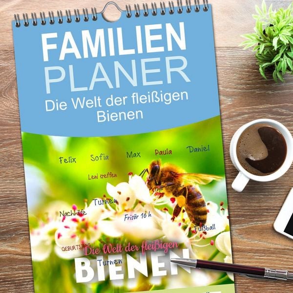 Produktbild: Familienplaner 2026 - Die Welt der flei&szlig;igen Bienen mit 5 Spalten (Wandkalender, 21 x 45 cm) CALVENDO