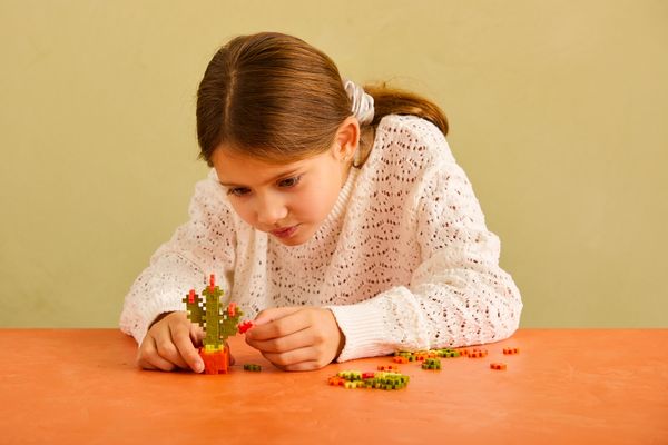 Produktbild: PLUS PLUS - 48 Kreativ Bausteine Kaktus