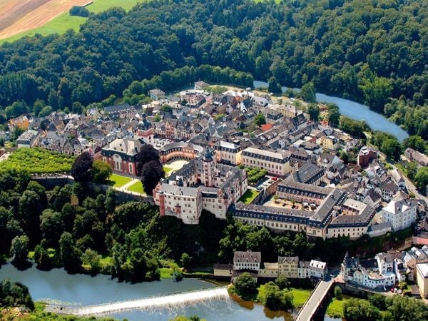 Produktbild: CALVENDO Puzzle Weilburg | 1000 Teile Lege-Gr&ouml;&szlig;e 64x48cm Foto-Puzzle f&uuml;r gl&uuml;ckliche Stunden