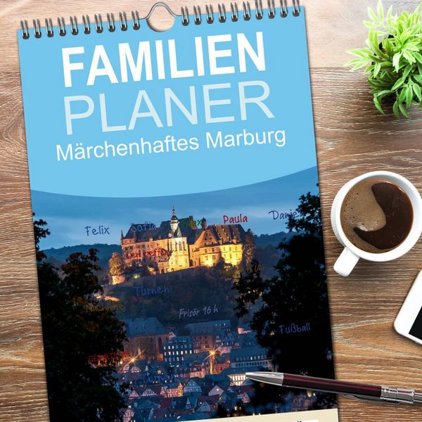 Produktbild: Familienplaner 2026 - M&auml;rchenhaftes Marburg mit 5 Spalten (Wandkalender, 21 x 45 cm) CALVENDO