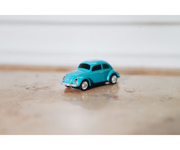 Produktbild: 1:87 VW Beetle m.Wohnwagen 2.4G 100% RTR