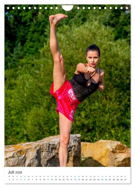 Produktbild: female fighter - Kampfsportlerinnen - pink shorts (Wandkalender 2026 DIN A4 hoch), CALVENDO Monatskalender
