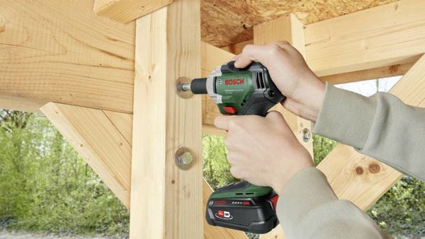 Produktbild: Bosch Home and Garden UniversalImpactDrive 18V-350 0603980304 Akku-Drehschlagschrauber 350 Nm 18 V Anzahl mitgelieferte Akkus 0