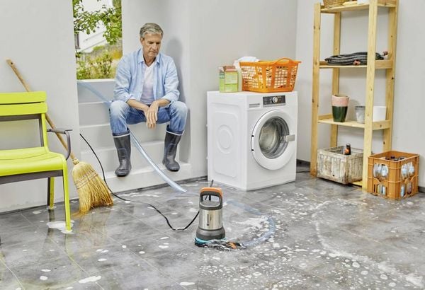 Produktbild: GARDENA 09049-61 19500 Aquasensor Schmutzwasser-Tauchpumpe 19.500 l/h 9.7m