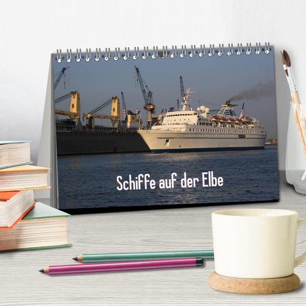 Produktbild: Schiffe auf der Elbe (Tischkalender 2026 DIN A5 quer), CALVENDO Monatskalender