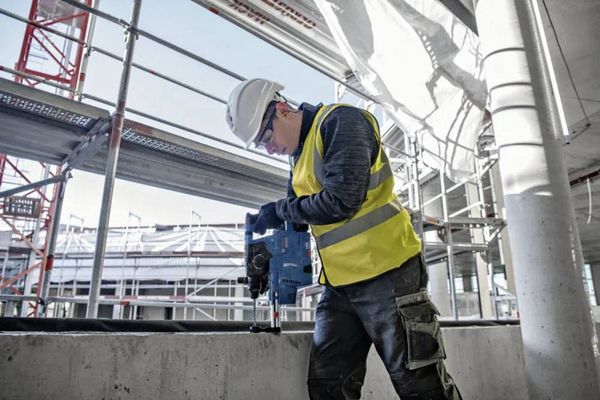 Produktbild: Bosch Professional GBH 18V-24 C SDS-Plus-Akku-Bohrhammer 18V Li-Ion b&uuml;rstenlos, ohne Akku
